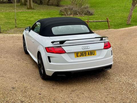 Audi TT 2.0 TFSI 40 Black Edition Roadster 2dr Petrol S Tronic Euro 6 (s/s) (197 ps) - U10003763
