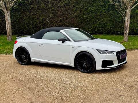 Audi TT 2.0 TFSI 40 Black Edition Roadster 2dr Petrol S Tronic Euro 6 (s/s) (197 ps) - U10003763