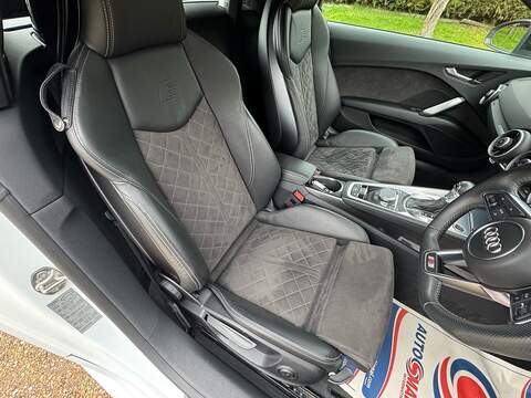 Audi TT 2.0 TFSI 40 Black Edition Roadster 2dr Petrol S Tronic Euro 6 (s/s) (197 ps) - U10003763