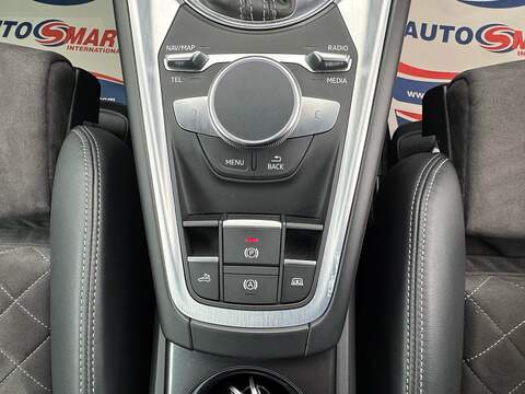 Audi TT 2.0 TFSI 40 Black Edition Roadster 2dr Petrol S Tronic Euro 6 (s/s) (197 ps) - U10003763
