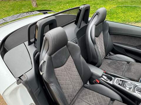 Audi TT 2.0 TFSI 40 Black Edition Roadster 2dr Petrol S Tronic Euro 6 (s/s) (197 ps) - U10003763