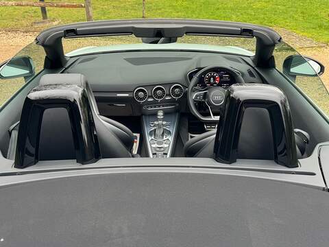 Audi TT 2.0 TFSI 40 Black Edition Roadster 2dr Petrol S Tronic Euro 6 (s/s) (197 ps) - U10003763