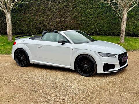 Audi TT 2.0 TFSI 40 Black Edition Roadster 2dr Petrol S Tronic Euro 6 (s/s) (197 ps) - U10003763