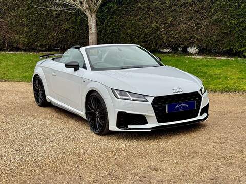 Audi TT 2.0 TFSI 40 Black Edition Roadster 2dr Petrol S Tronic Euro 6 (s/s) (197 ps) - U10003763