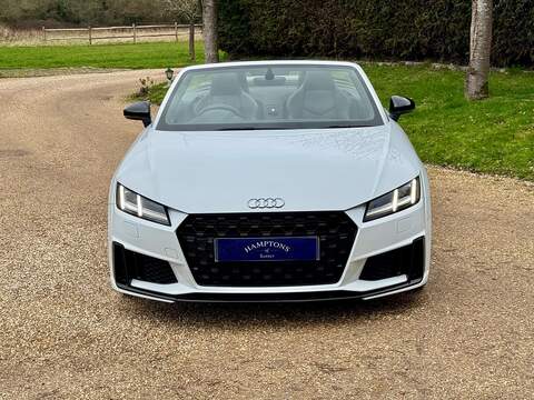 Audi TT 2.0 TFSI 40 Black Edition Roadster 2dr Petrol S Tronic Euro 6 (s/s) (197 ps) - U10003763