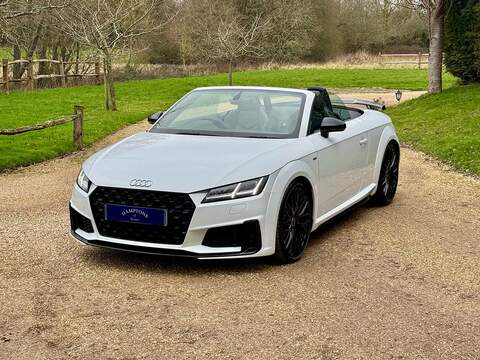 Audi TT 2.0 TFSI 40 Black Edition Roadster 2dr Petrol S Tronic Euro 6 (s/s) (197 ps) - U10003763