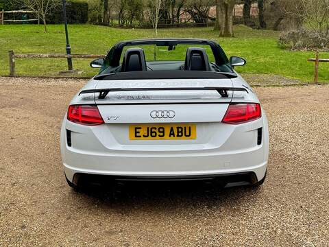 Audi TT 2.0 TFSI 40 Black Edition Roadster 2dr Petrol S Tronic Euro 6 (s/s) (197 ps) - U10003763