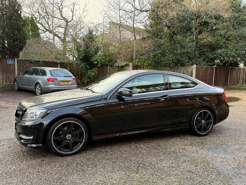 Mercedes-Benz C Class 2.1 C220 CDI AMG Sport Edition Coupe 2dr Diesel G-Tronic+ Euro 5 (s/s) (170 ps) - U10003765