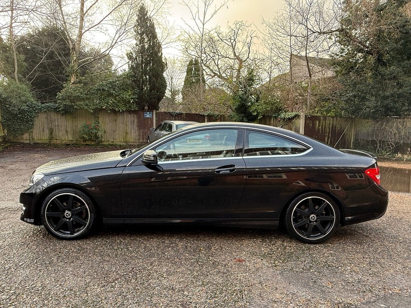 Mercedes-Benz C Class 2.1 C220 CDI AMG Sport Edition Coupe 2dr Diesel G-Tronic+ Euro 5 (s/s) (170 ps) - U10003765