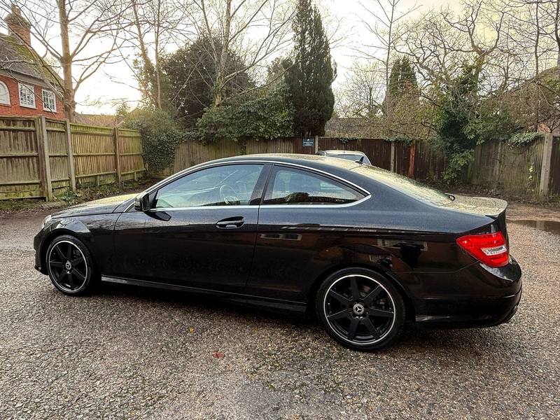 Mercedes-Benz C Class 2.1 C220 CDI AMG Sport Edition Coupe 2dr Diesel G-Tronic+ Euro 5 (s/s) (170 ps) - U10003765