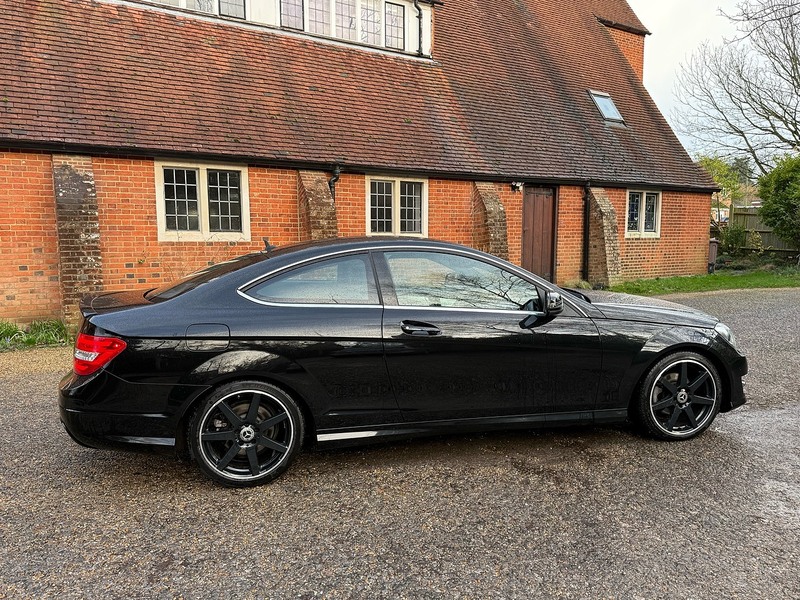 Mercedes-Benz C Class 2.1 C220 CDI AMG Sport Edition Coupe 2dr Diesel G-Tronic+ Euro 5 (s/s) (170 ps) - U10003765