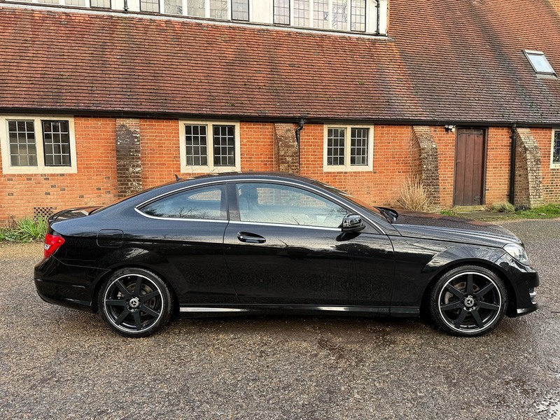 Mercedes-Benz C Class 2.1 C220 CDI AMG Sport Edition Coupe 2dr Diesel G-Tronic+ Euro 5 (s/s) (170 ps) - U10003765