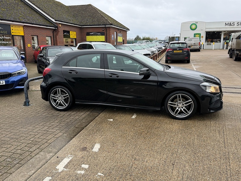 Mercedes-Benz A Class 1.6 A180 AMG Line Hatchback 5dr Petrol 7G-DCT Euro 6 (s/s) (122 ps) - U10003766