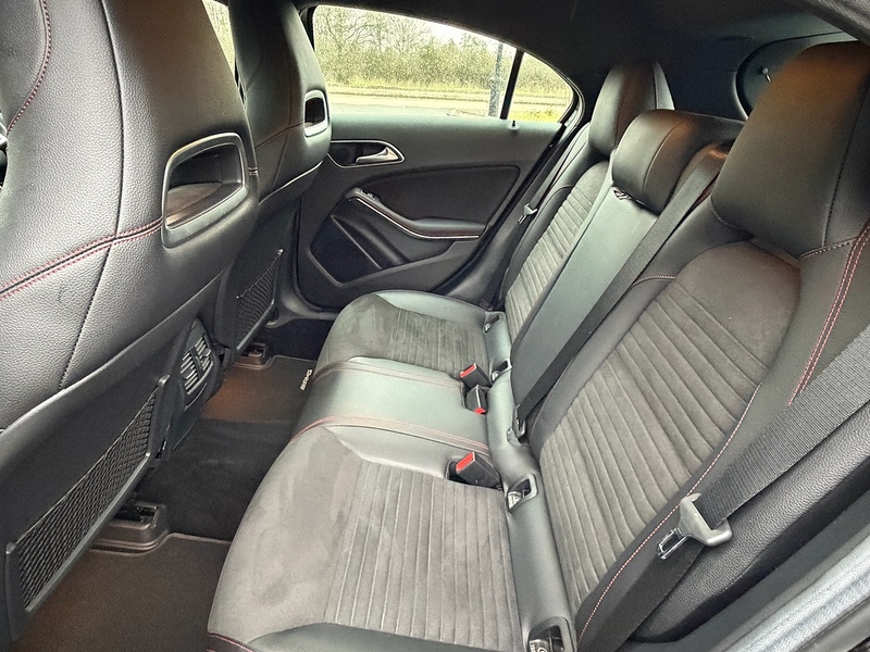 Mercedes-Benz A Class 1.6 A180 AMG Line Hatchback 5dr Petrol 7G-DCT Euro 6 (s/s) (122 ps) - U10003766