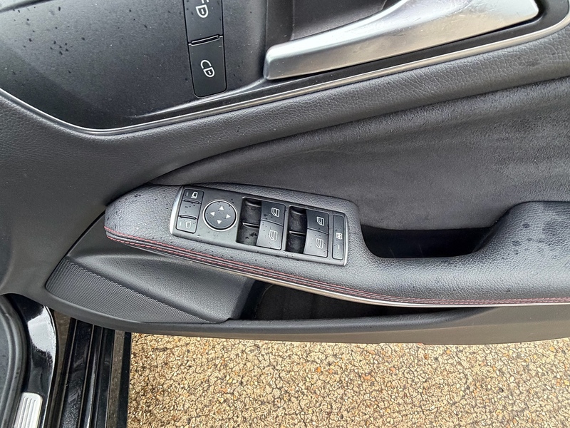 Mercedes-Benz A Class 1.6 A180 AMG Line Hatchback 5dr Petrol 7G-DCT Euro 6 (s/s) (122 ps) - U10003766