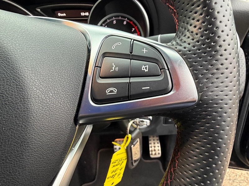 Mercedes-Benz A Class 1.6 A180 AMG Line Hatchback 5dr Petrol 7G-DCT Euro 6 (s/s) (122 ps) - U10003766