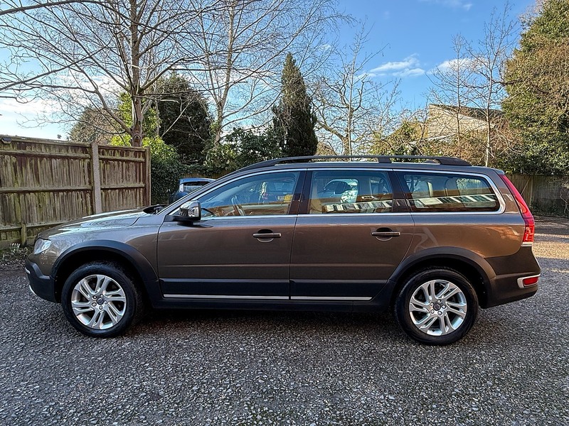 Volvo XC70 2.0 D4 SE Nav Estate 5dr Diesel Manual Euro 6 (s/s) (181 ps) - U10003768