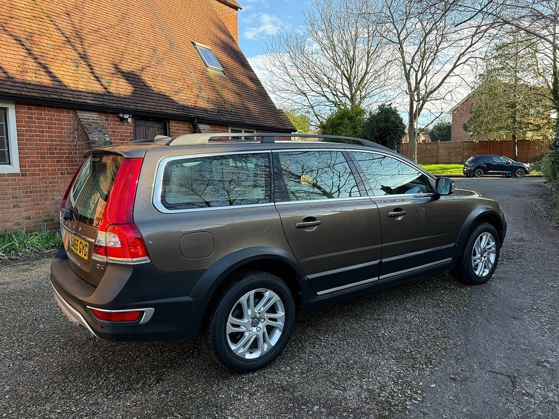 Volvo XC70 2.0 D4 SE Nav Estate 5dr Diesel Manual Euro 6 (s/s) (181 ps) - U10003768