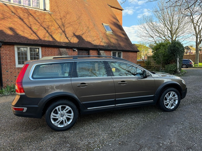 Volvo XC70 2.0 D4 SE Nav Estate 5dr Diesel Manual Euro 6 (s/s) (181 ps) - U10003768