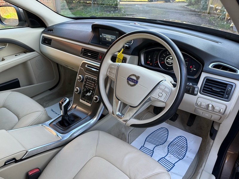 Volvo XC70 2.0 D4 SE Nav Estate 5dr Diesel Manual Euro 6 (s/s) (181 ps) - U10003768