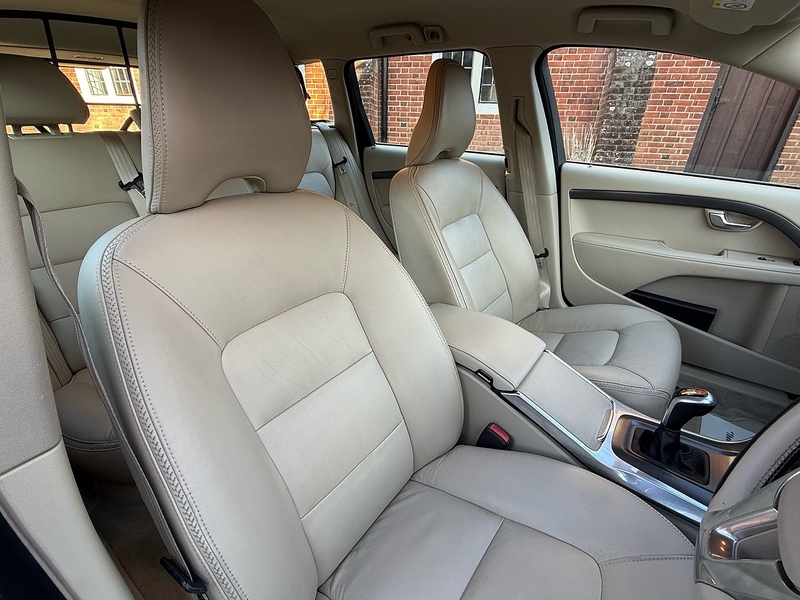 Volvo XC70 2.0 D4 SE Nav Estate 5dr Diesel Manual Euro 6 (s/s) (181 ps) - U10003768