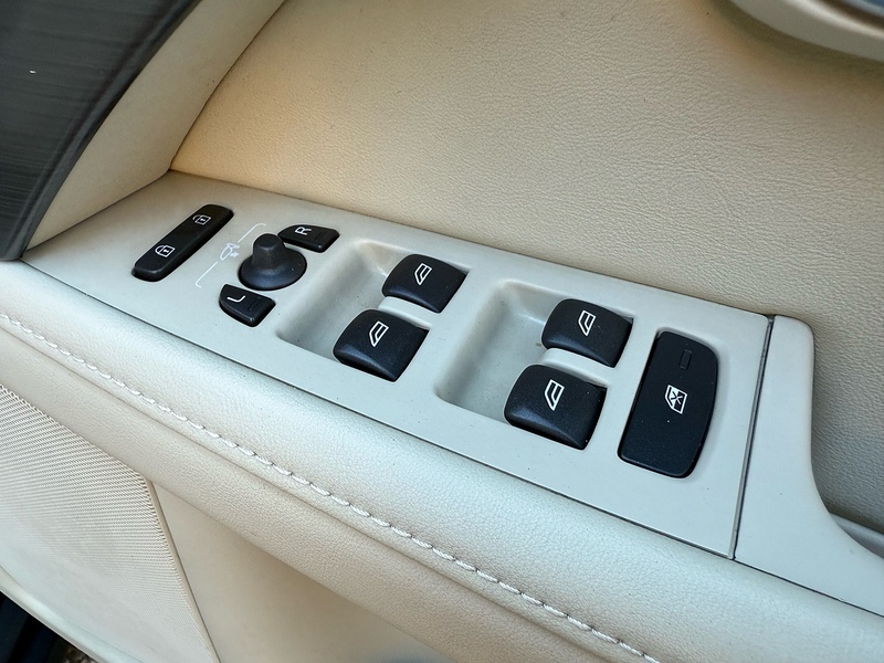 Volvo XC70 2.0 D4 SE Nav Estate 5dr Diesel Manual Euro 6 (s/s) (181 ps) - U10003768