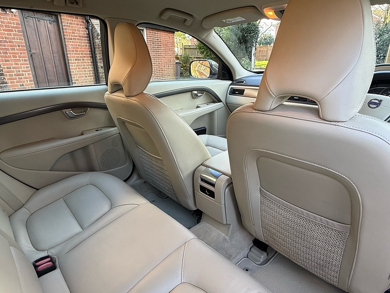 Volvo XC70 2.0 D4 SE Nav Estate 5dr Diesel Manual Euro 6 (s/s) (181 ps) - U10003768