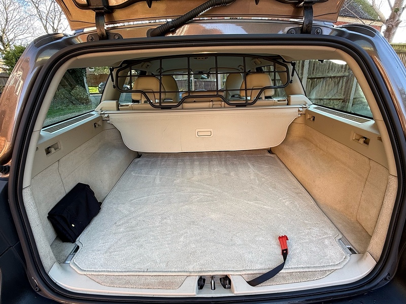 Volvo XC70 2.0 D4 SE Nav Estate 5dr Diesel Manual Euro 6 (s/s) (181 ps) - U10003768