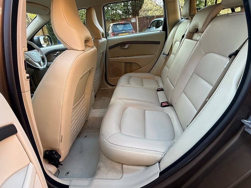 Volvo XC70 2.0 D4 SE Nav Estate 5dr Diesel Manual Euro 6 (s/s) (181 ps) - U10003768