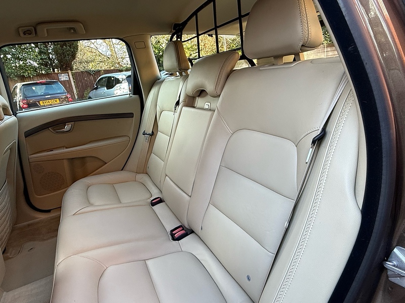 Volvo XC70 2.0 D4 SE Nav Estate 5dr Diesel Manual Euro 6 (s/s) (181 ps) - U10003768