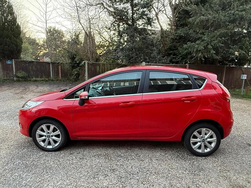 Ford Fiesta 1.25 Zetec Hatchback 5dr Petrol Manual (129 g/km, 81 bhp) - U10003773