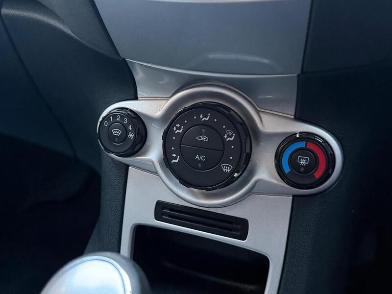 Ford Fiesta 1.25 Zetec Hatchback 5dr Petrol Manual (129 g/km, 81 bhp) - U10003773