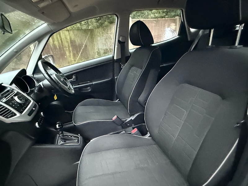 Kia Venga 1.6 2 MPV 5dr Petrol Auto Euro 6 (123 bhp) - U10003776