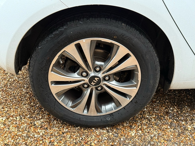 Kia Venga 1.6 2 MPV 5dr Petrol Auto Euro 6 (123 bhp) - U10003776