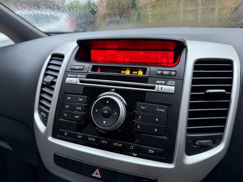 Kia Venga 1.6 2 MPV 5dr Petrol Auto Euro 6 (123 bhp) - U10003776