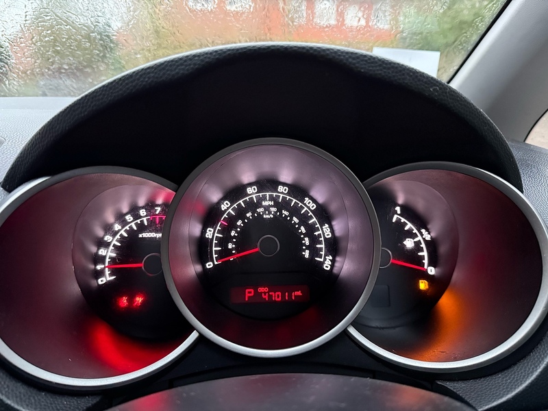 Kia Venga 1.6 2 MPV 5dr Petrol Auto Euro 6 (123 bhp) - U10003776