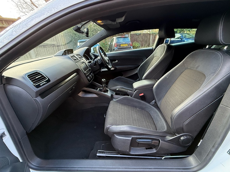 Volkswagen Scirocco 2.0 TSI BlueMotion Tech GT Hatchback 3dr Petrol Manual Euro 6 (s/s) (180 ps) - U10003782