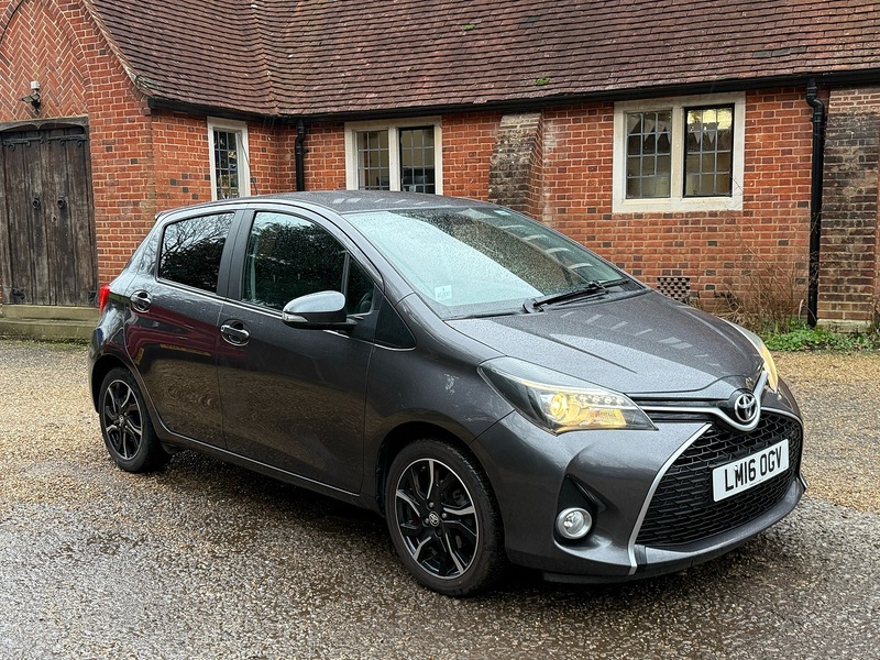 Toyota Yaris 1.33 Dual VVT-i Design Hatchback 5dr Petrol Manual Euro 6 (99 ps) - U10003784