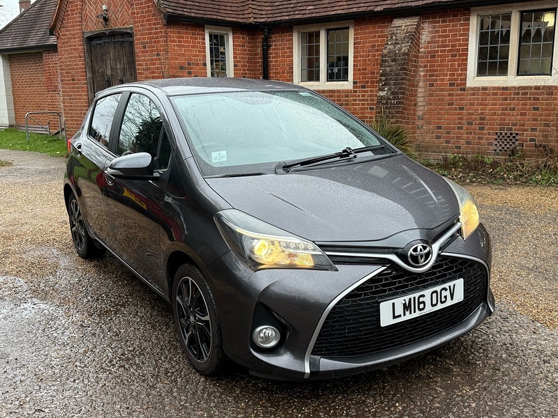 Toyota Yaris 1.33 Dual VVT-i Design Hatchback 5dr Petrol Manual Euro 6 (99 ps) - U10003784
