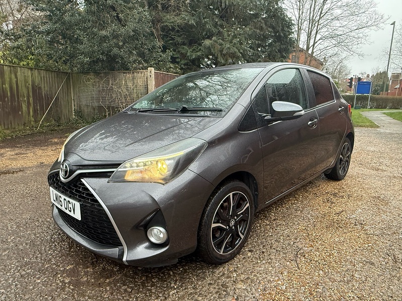 Toyota Yaris 1.33 Dual VVT-i Design Hatchback 5dr Petrol Manual Euro 6 (99 ps) - U10003784