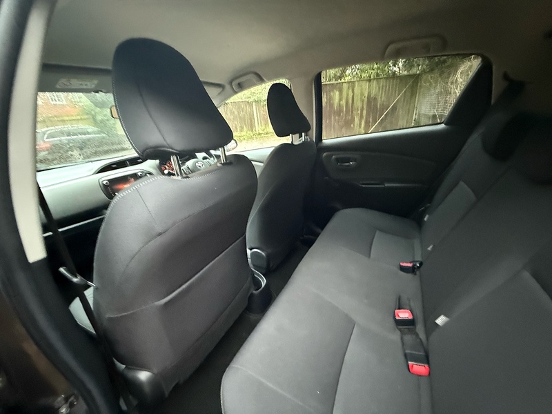 Toyota Yaris 1.33 Dual VVT-i Design Hatchback 5dr Petrol Manual Euro 6 (99 ps) - U10003784