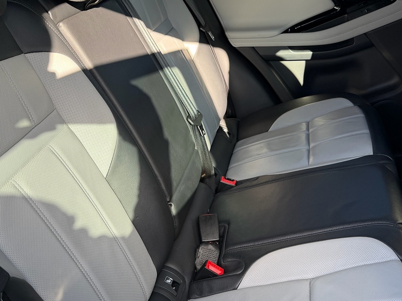 Land Rover Range Rover Evoque 2.0 P250 MHEV R-Dynamic SE SUV 5dr Petrol Auto 4WD Euro 6 (s/s) (249 ps) - U10003785