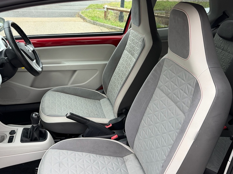 Volkswagen up! 1.0 up! beats Hatchback 3dr Petrol Manual Euro 6 (60 ps) - U10003791