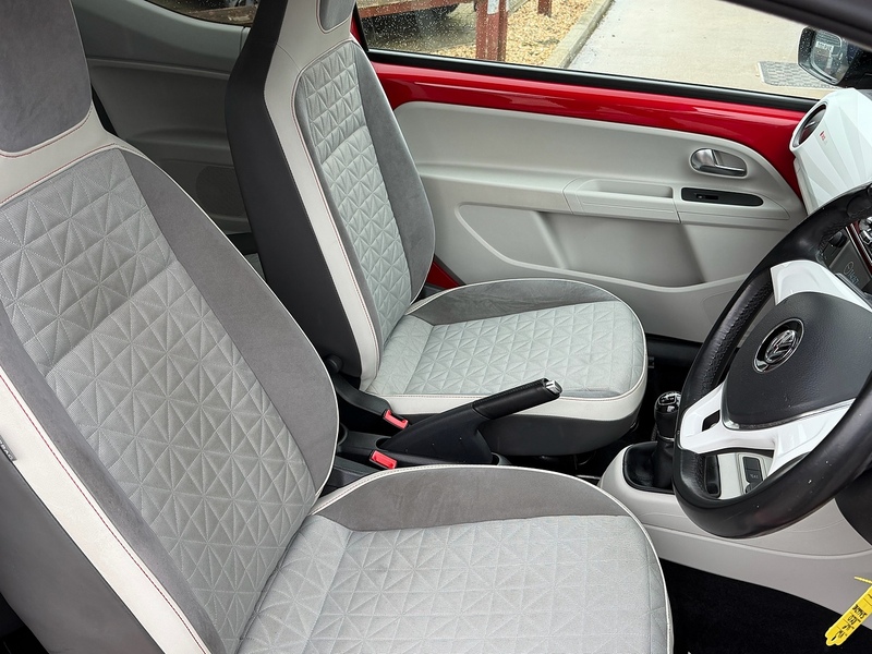 Volkswagen up! 1.0 up! beats Hatchback 3dr Petrol Manual Euro 6 (60 ps) - U10003791