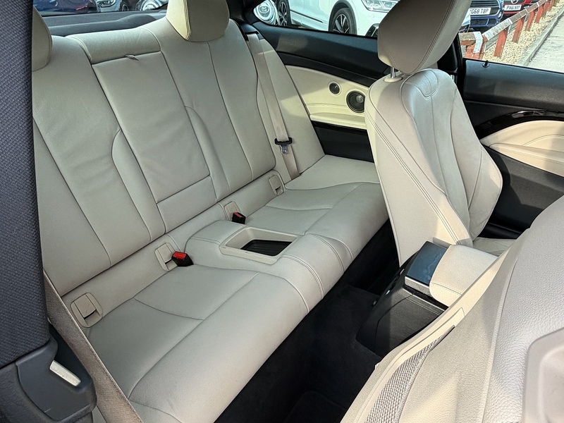 BMW 4 Series 3.0 440i M Sport Coupe 2dr Petrol Auto Euro 6 (s/s) (326 ps) - U10003794