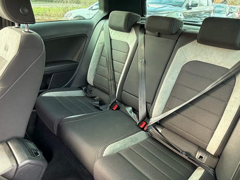 Volkswagen Golf 2.0 TSI BlueMotion Tech R Hatchback 3dr Petrol Manual 4Motion Euro 6 (s/s) (300 ps) - U10003800