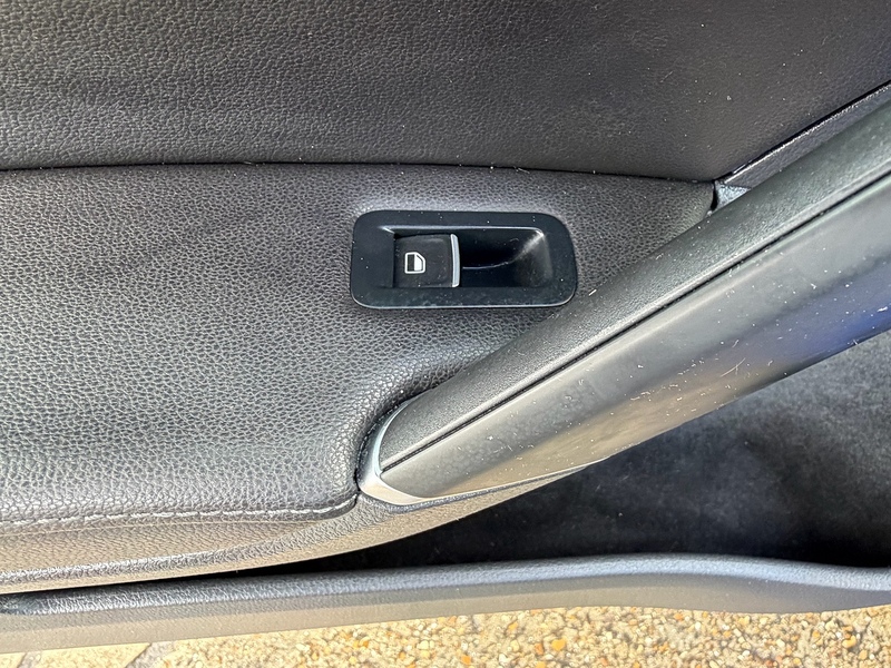 Volkswagen Golf 2.0 TSI BlueMotion Tech R Hatchback 3dr Petrol Manual 4Motion Euro 6 (s/s) (300 ps) - U10003800