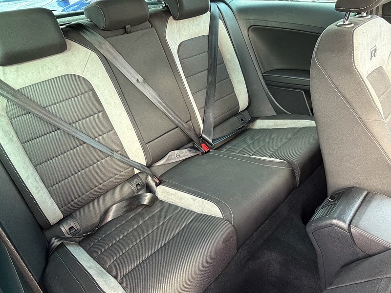 Volkswagen Golf 2.0 TSI BlueMotion Tech R Hatchback 3dr Petrol Manual 4Motion Euro 6 (s/s) (300 ps) - U10003800