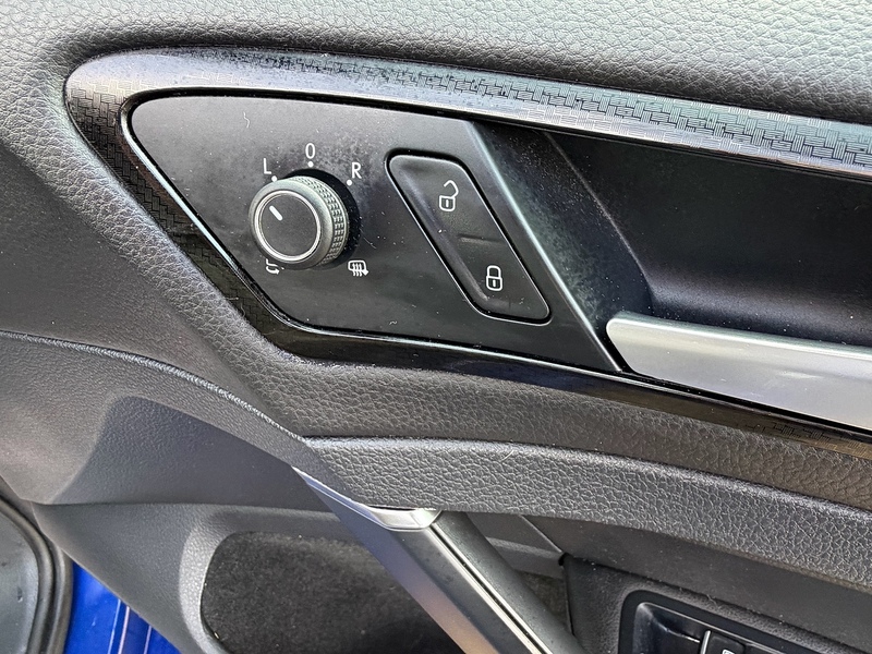 Volkswagen Golf 2.0 TSI BlueMotion Tech R Hatchback 3dr Petrol Manual 4Motion Euro 6 (s/s) (300 ps) - U10003800