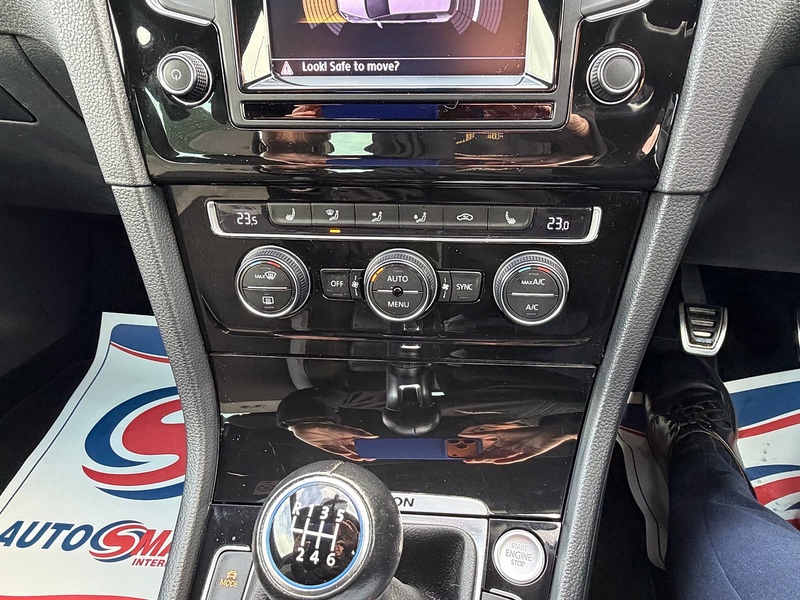 Volkswagen Golf 2.0 TSI BlueMotion Tech R Hatchback 3dr Petrol Manual 4Motion Euro 6 (s/s) (300 ps) - U10003800